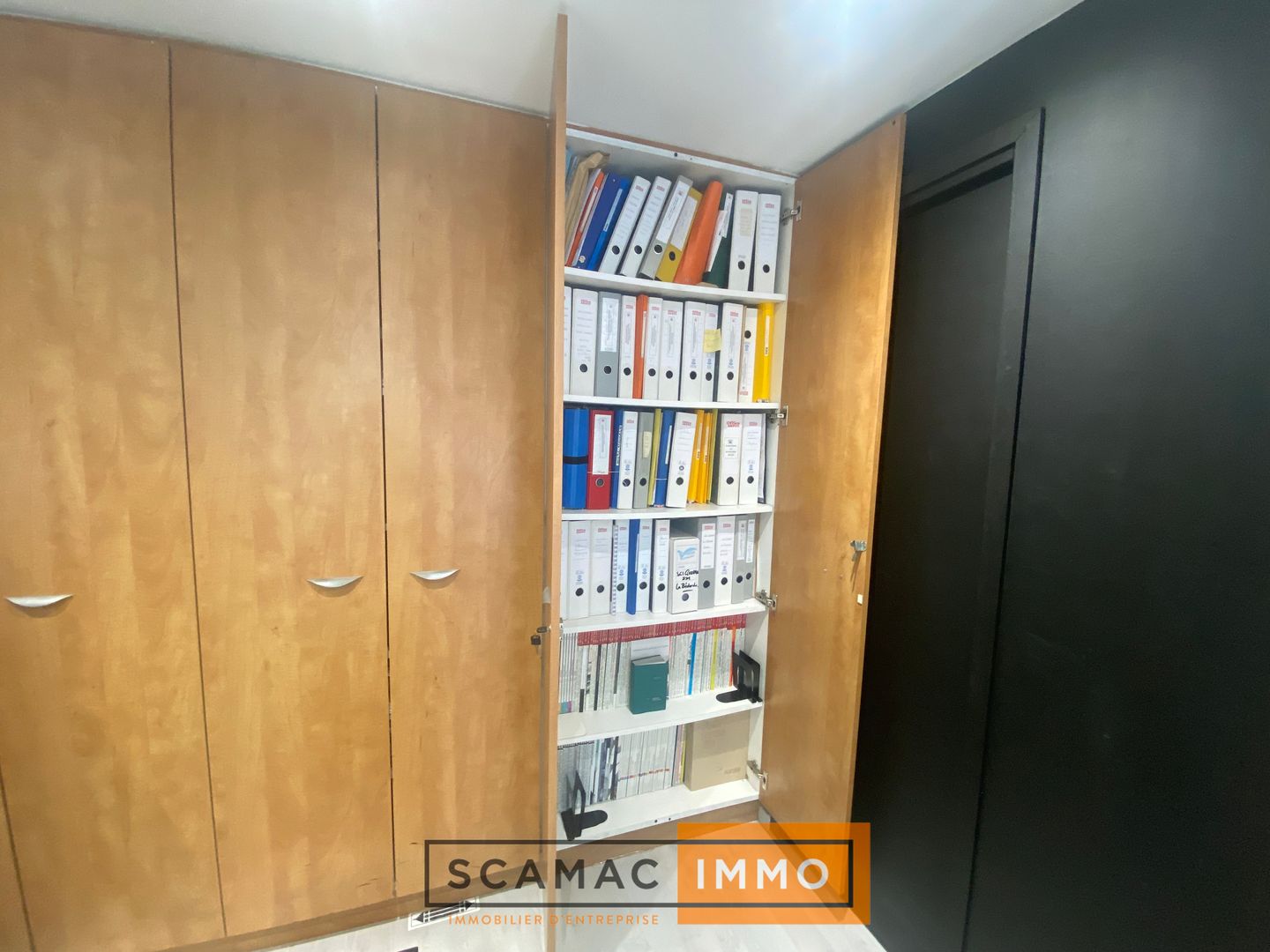 local commercial de 34m², Aubagne (Bouches-du-Rhône)