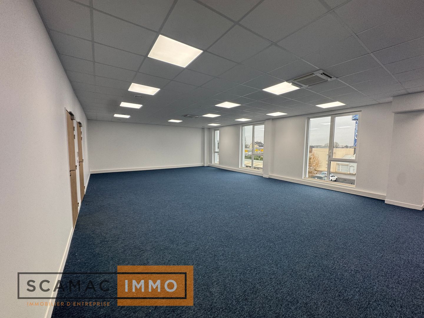 local d'activités de 1 318m², Moissy-Cramayel (Seine-et-Marne)