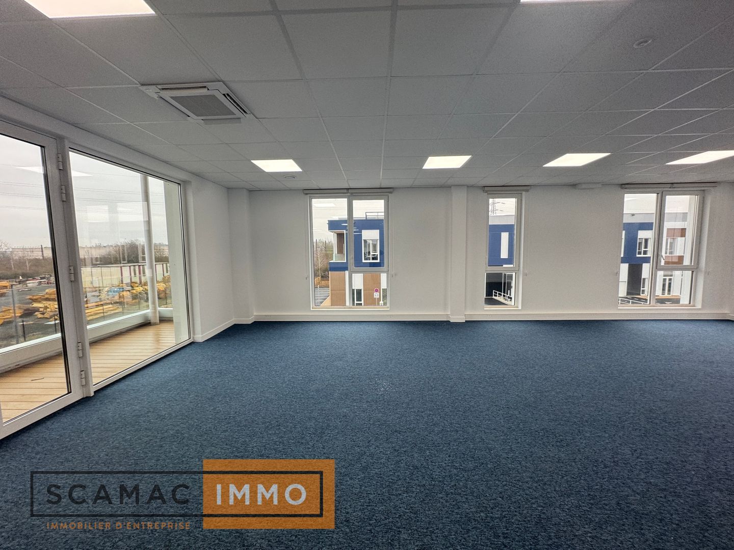 local d'activités de 1 318m², Moissy-Cramayel (Seine-et-Marne)