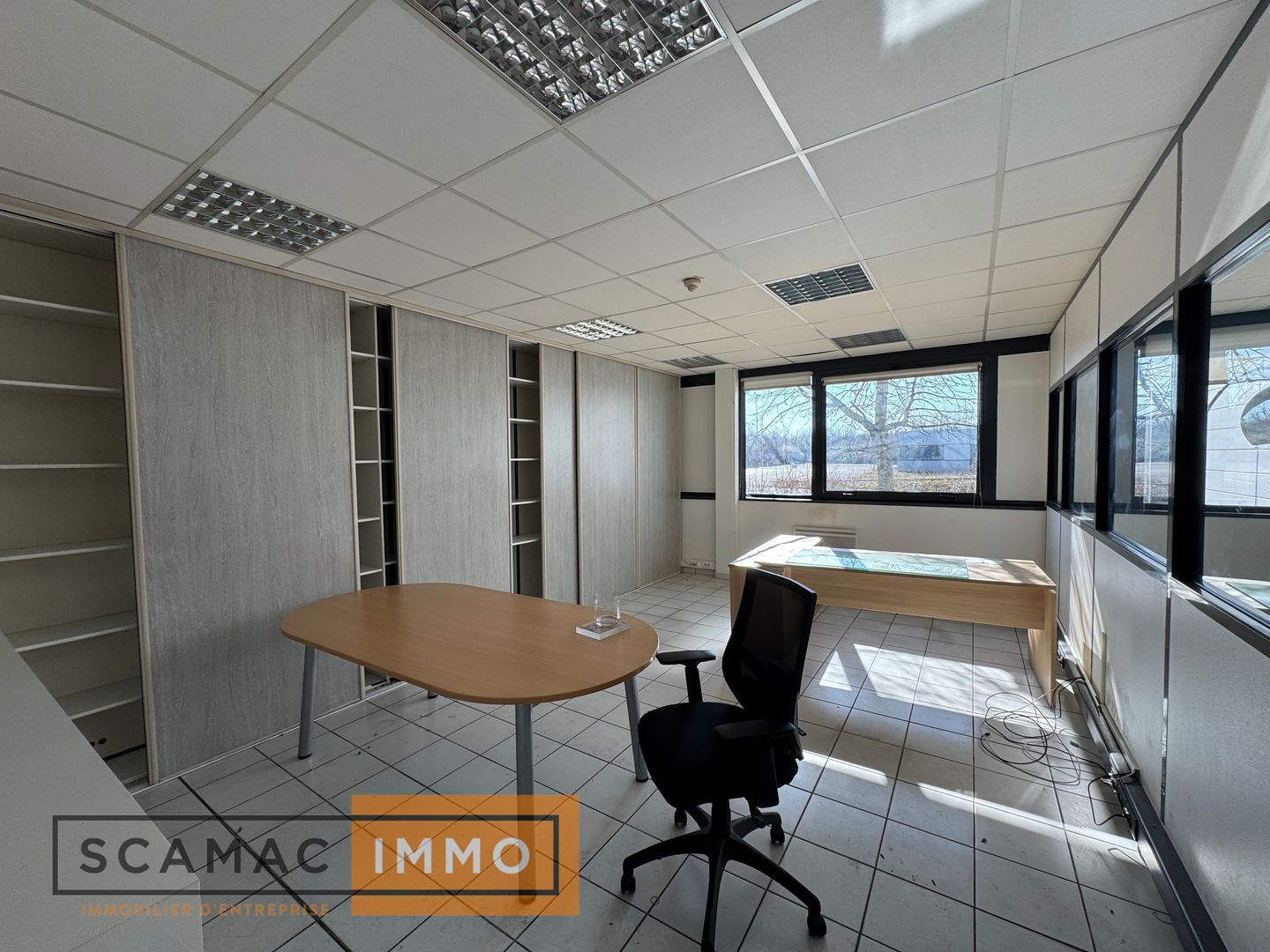 entrepôt de 3 883m², Moissy-Cramayel (Seine-et-Marne)