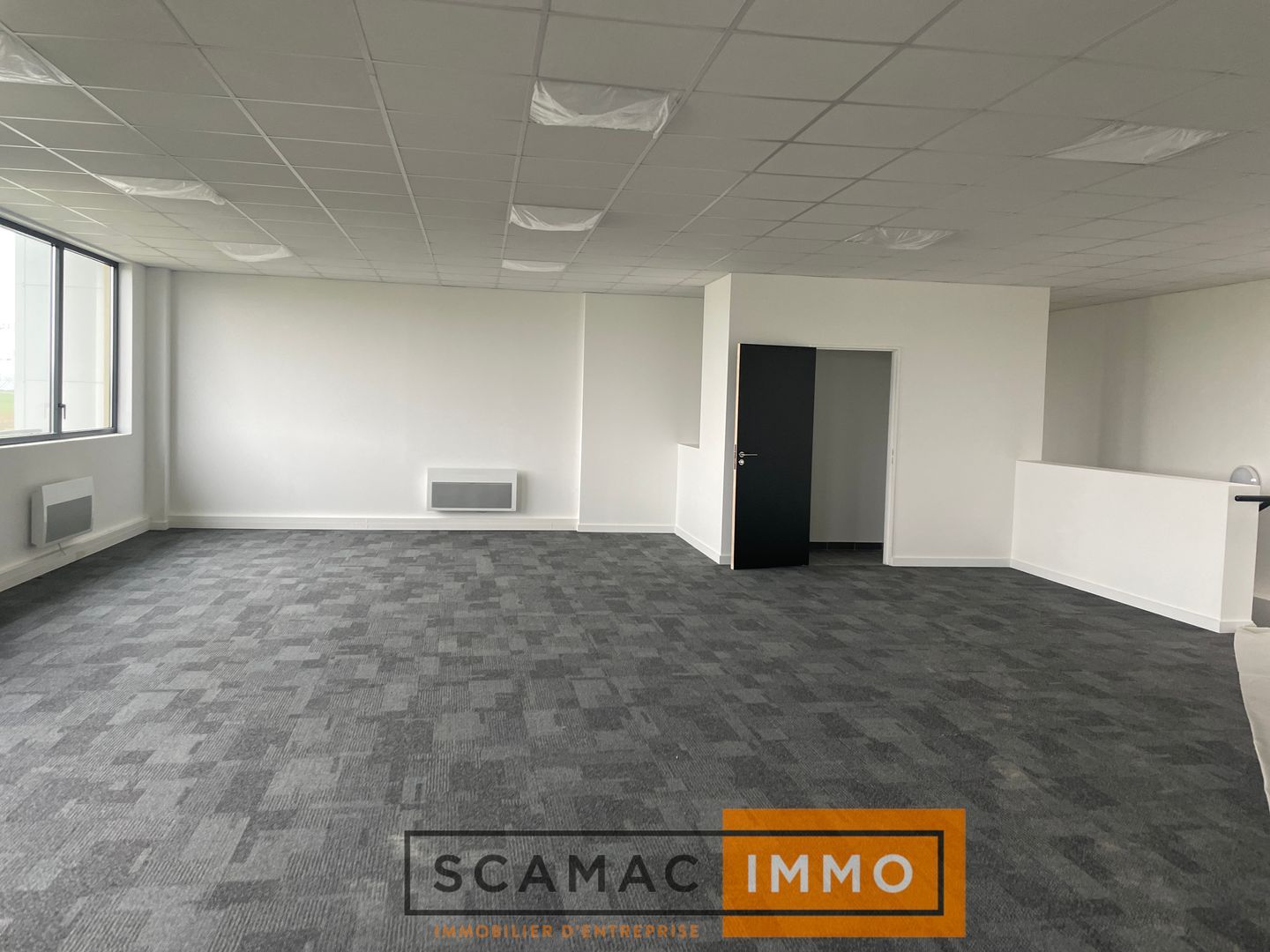 local d'activités de 1 278m², Moissy-Cramayel (Seine-et-Marne)