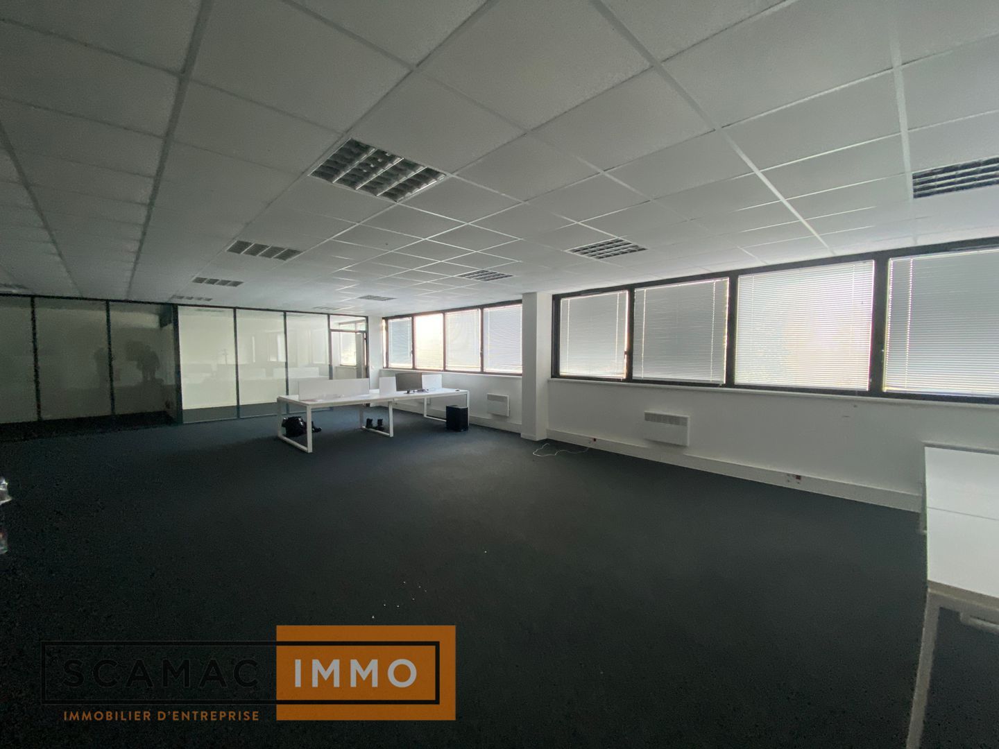 local d'activités de 3 036m², Moissy-Cramayel (Seine-et-Marne)