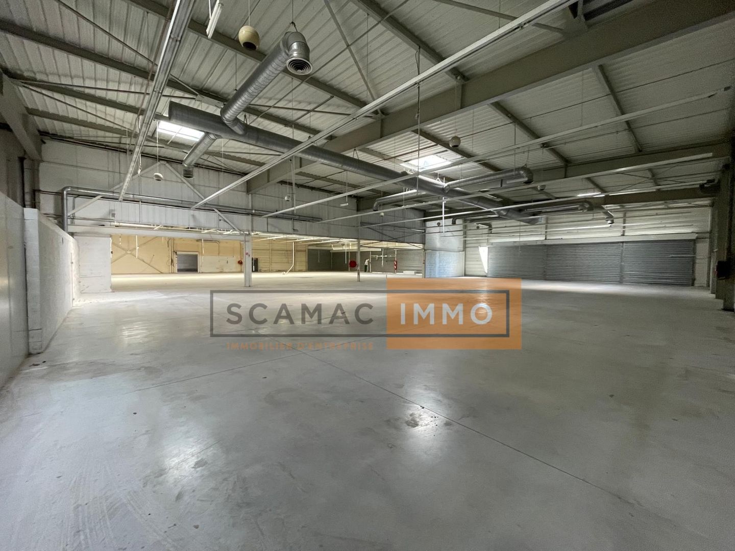 local commercial de 2 130m², La Garde (Var)