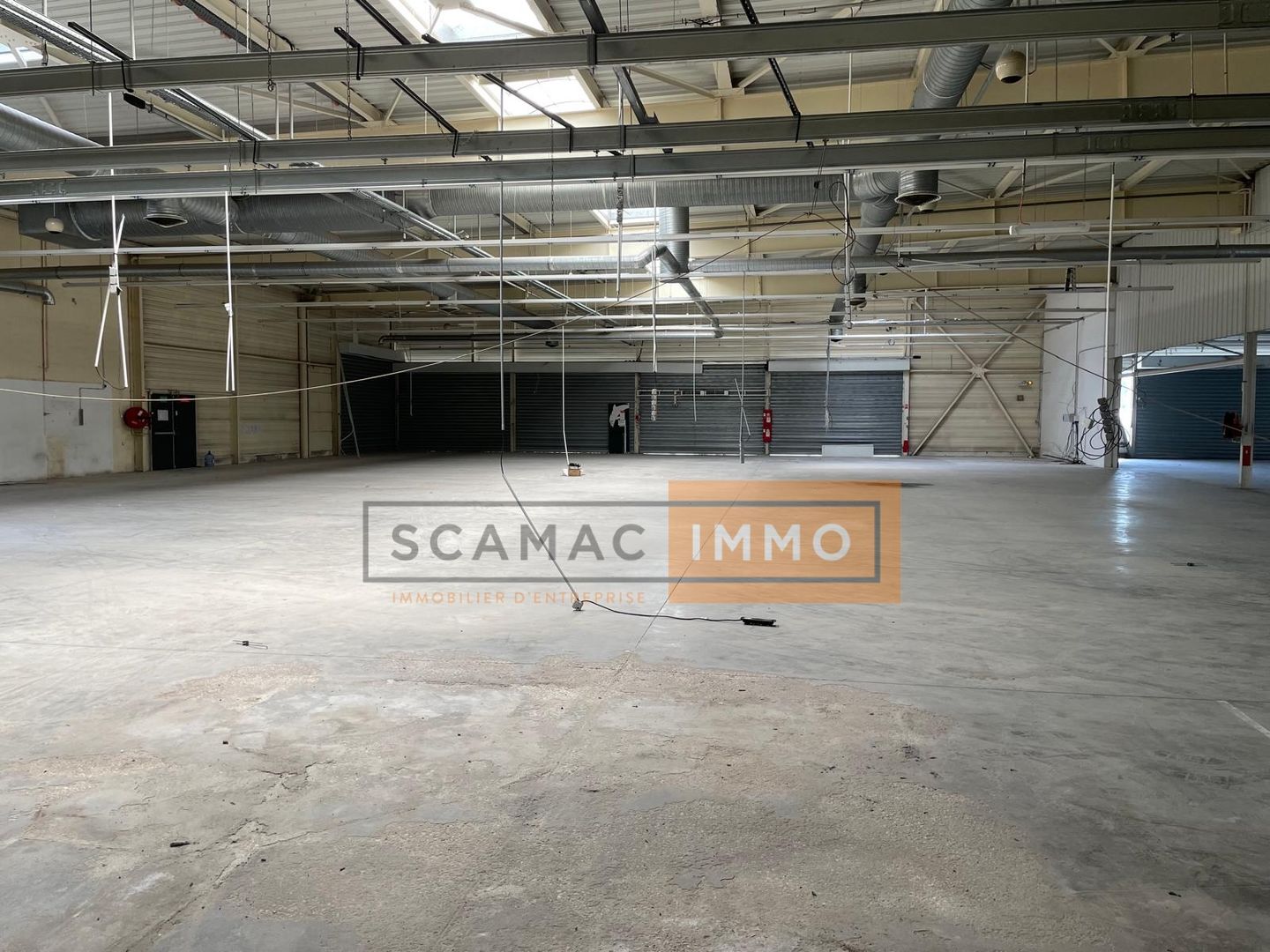 local commercial de 1 340m², La Garde (Var)