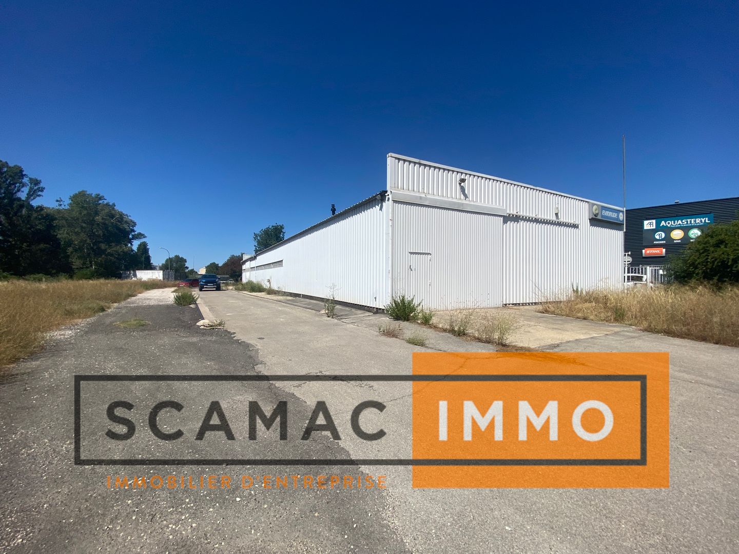local commercial de 600m², Le Pontet (Vaucluse)