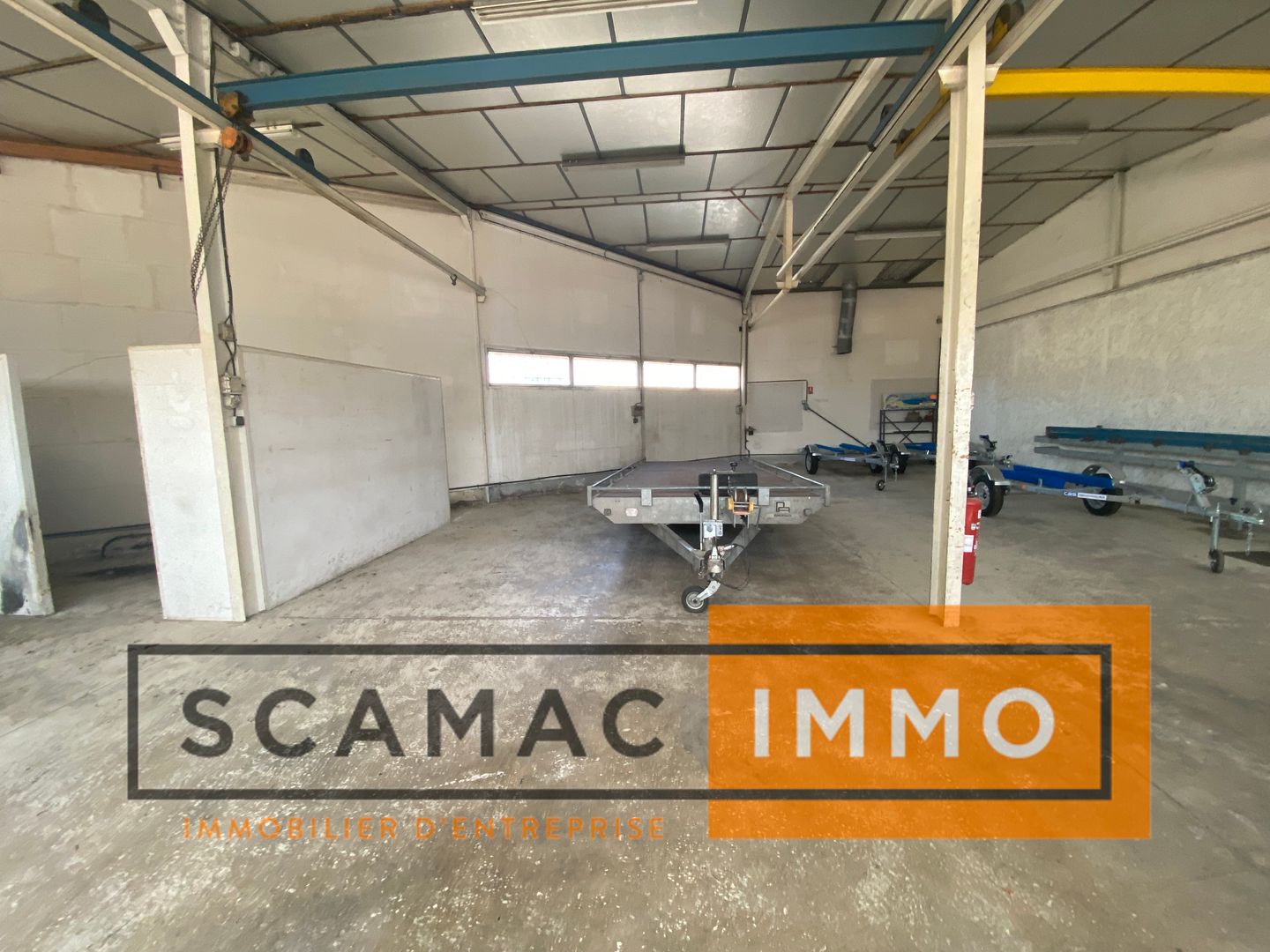 local commercial de 600m², Le Pontet (Vaucluse)