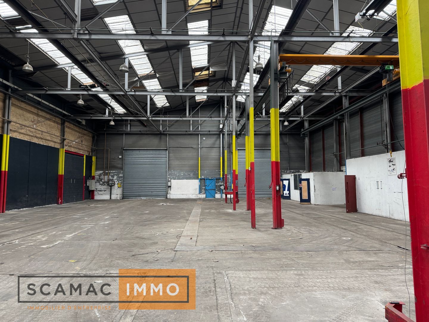 entrepôt de 1 600m², Corbeil-Essonnes (Essonne)