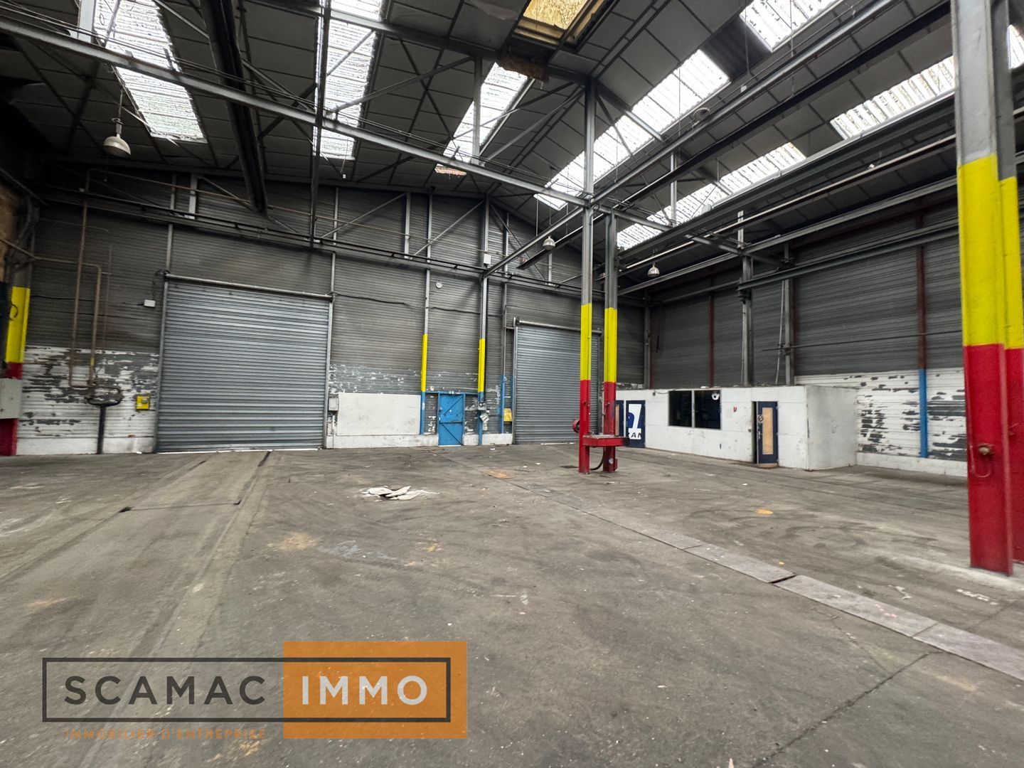 entrepôt de 1 600m², Corbeil-Essonnes (Essonne)