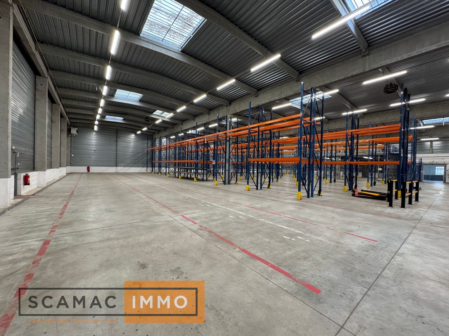 entrepôt de 3 167m², Lisses (Essonne)