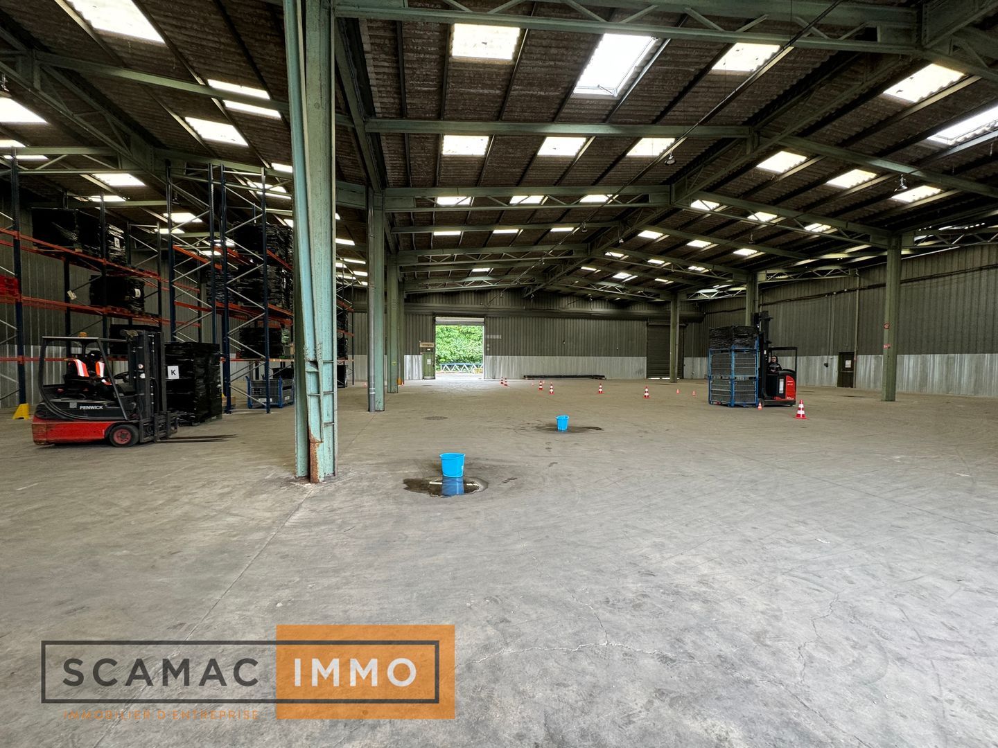 entrepôt de 1 440m², Viry-Châtillon (Essonne)