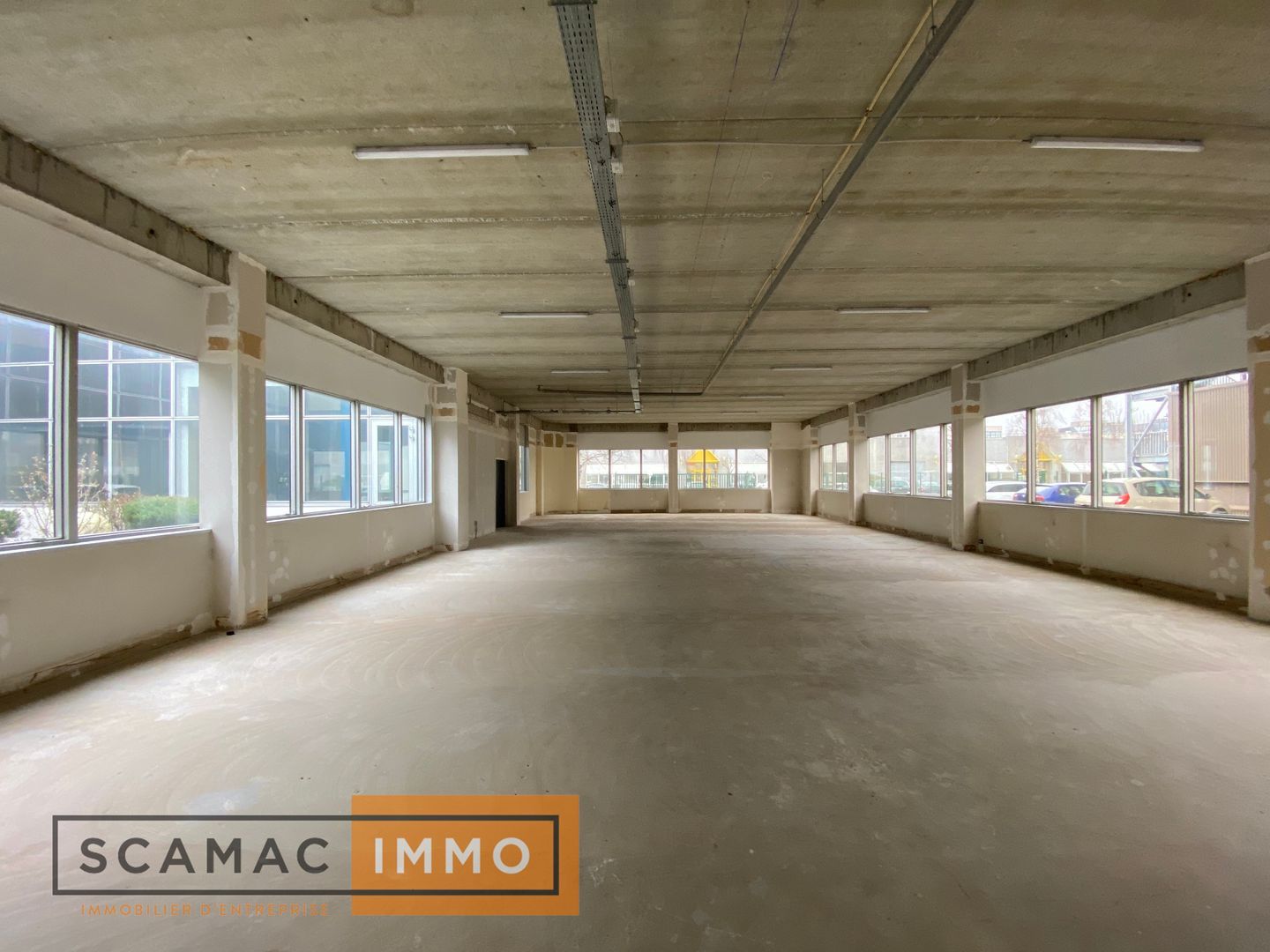 local d'activités de 1 056m², Les Ulis (Essonne)