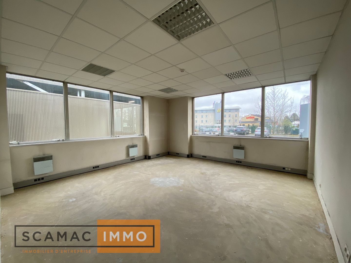 local d'activités de 1 056m², Les Ulis (Essonne)