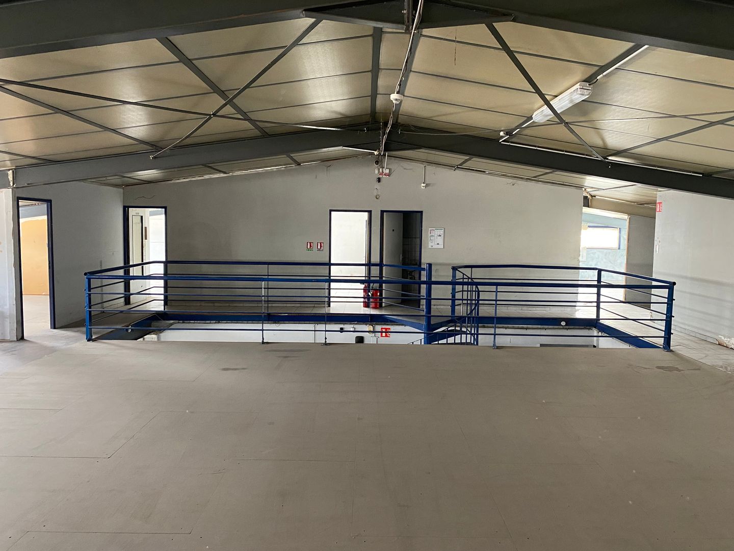 entrepôt de 1 890m², La Farlède (Var)