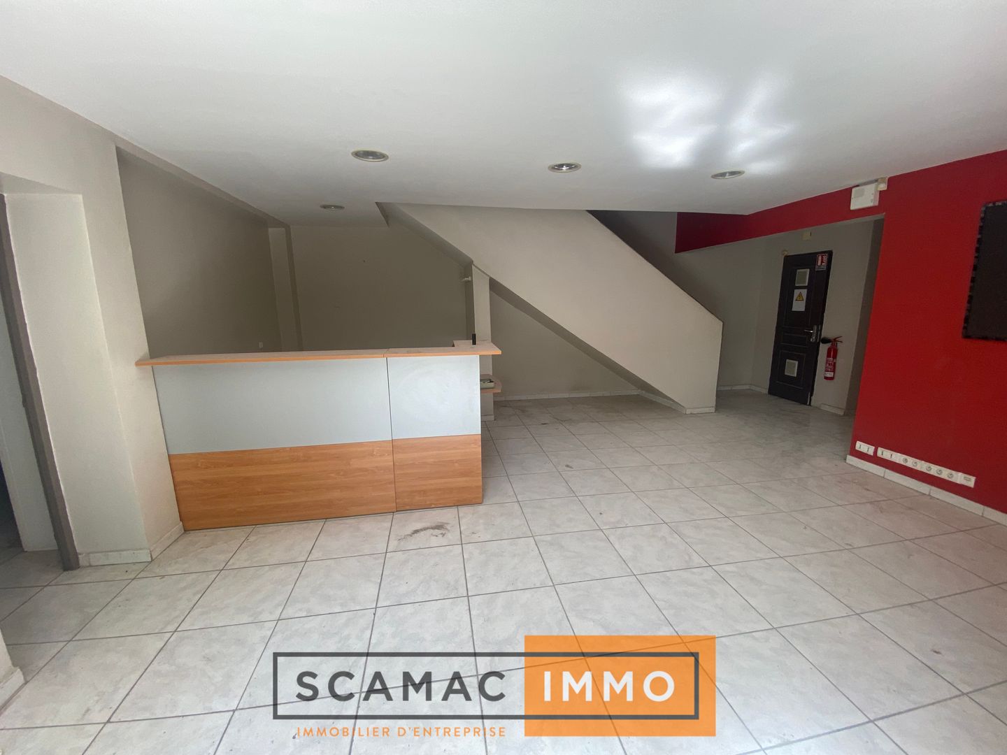 locaux mixtes de 780m², Aubagne (Bouches-du-Rhône)