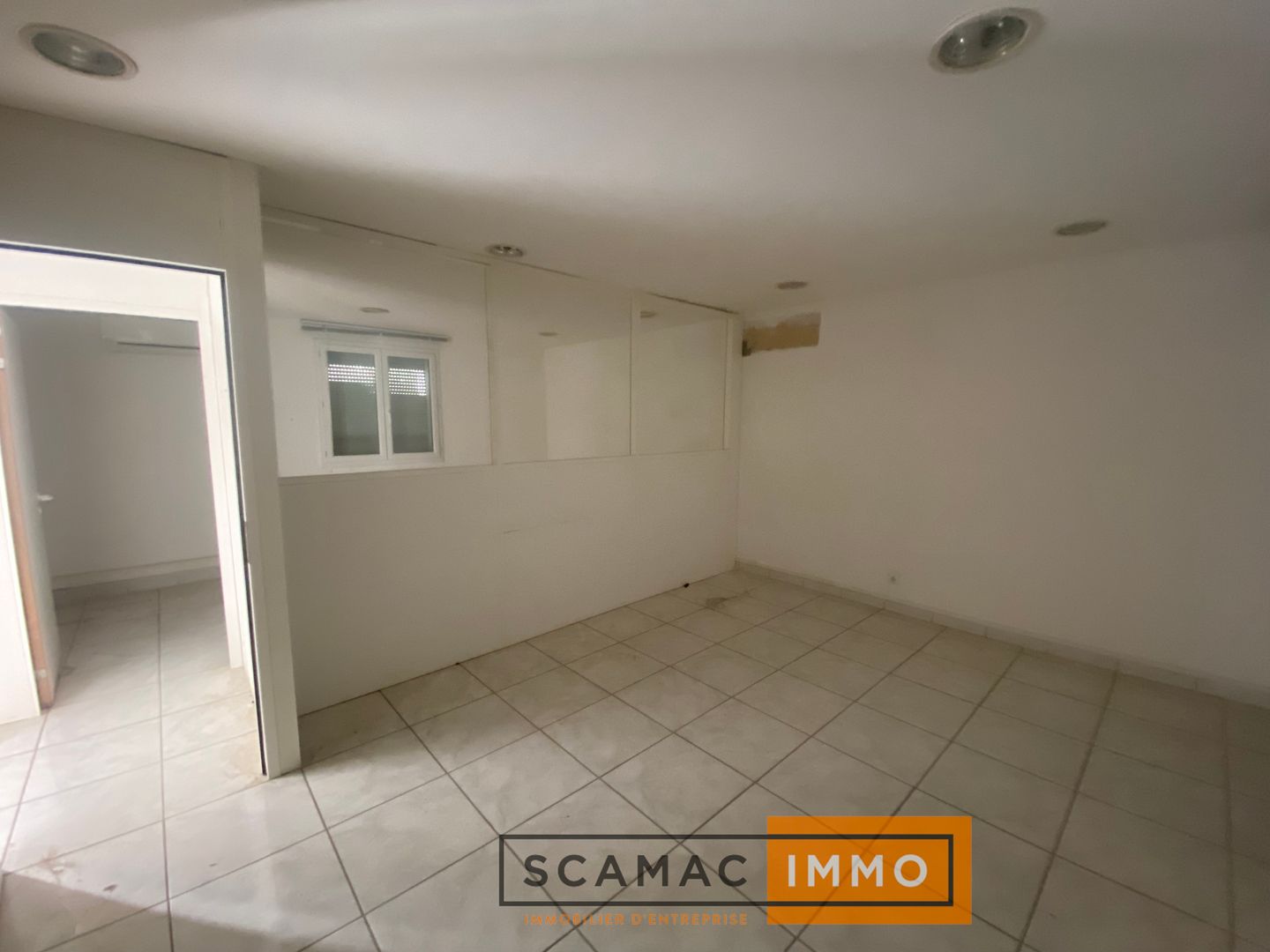 locaux mixtes de 780m², Aubagne (Bouches-du-Rhône)