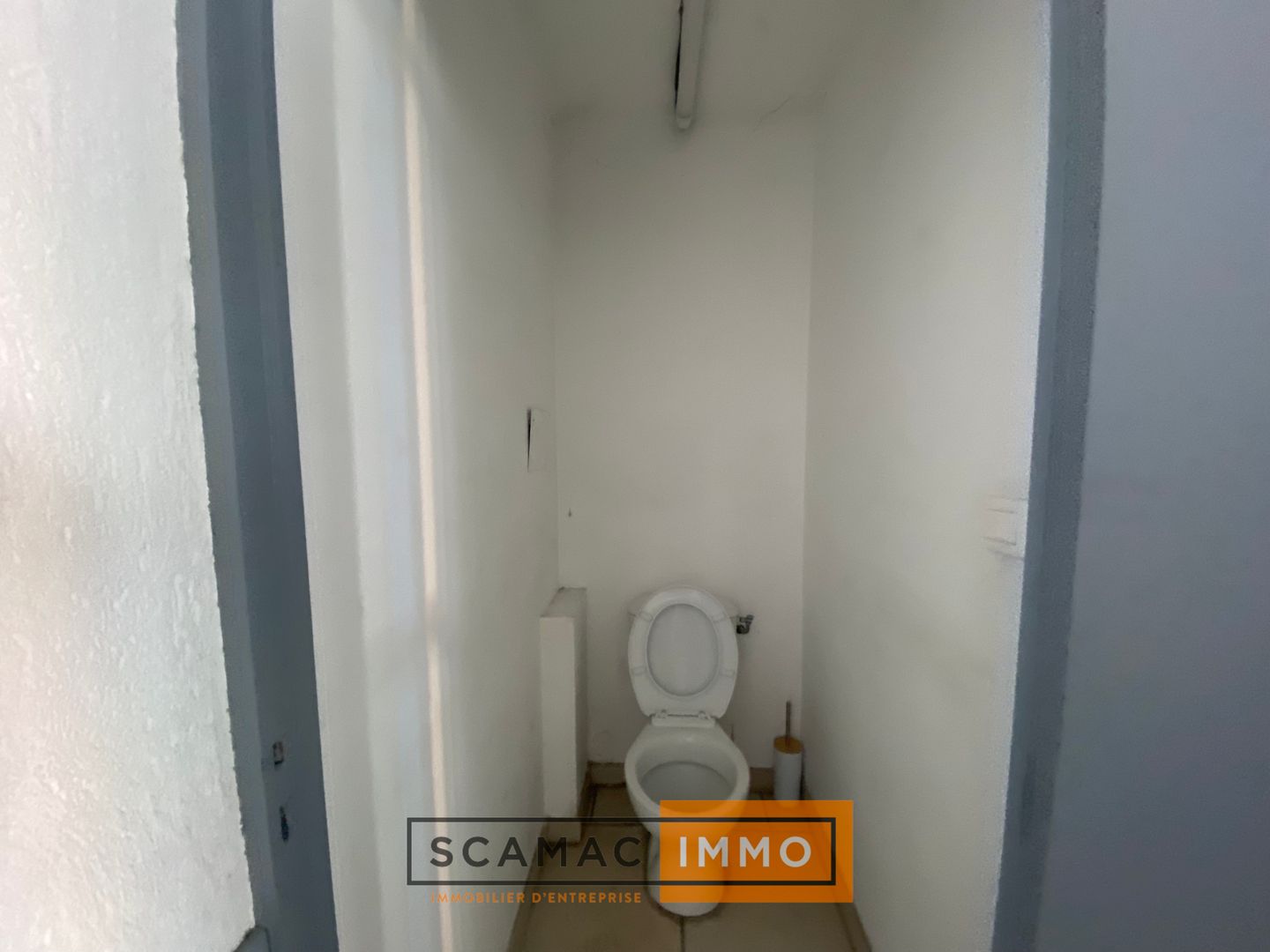 local d'activités de 200m², Gémenos (Bouches-du-Rhône)