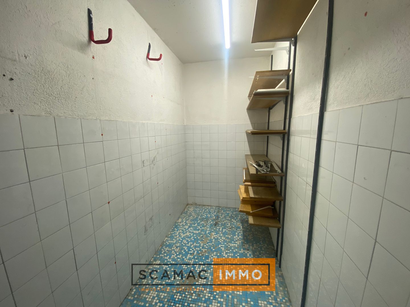 local d'activités de 200m², Gémenos (Bouches-du-Rhône)