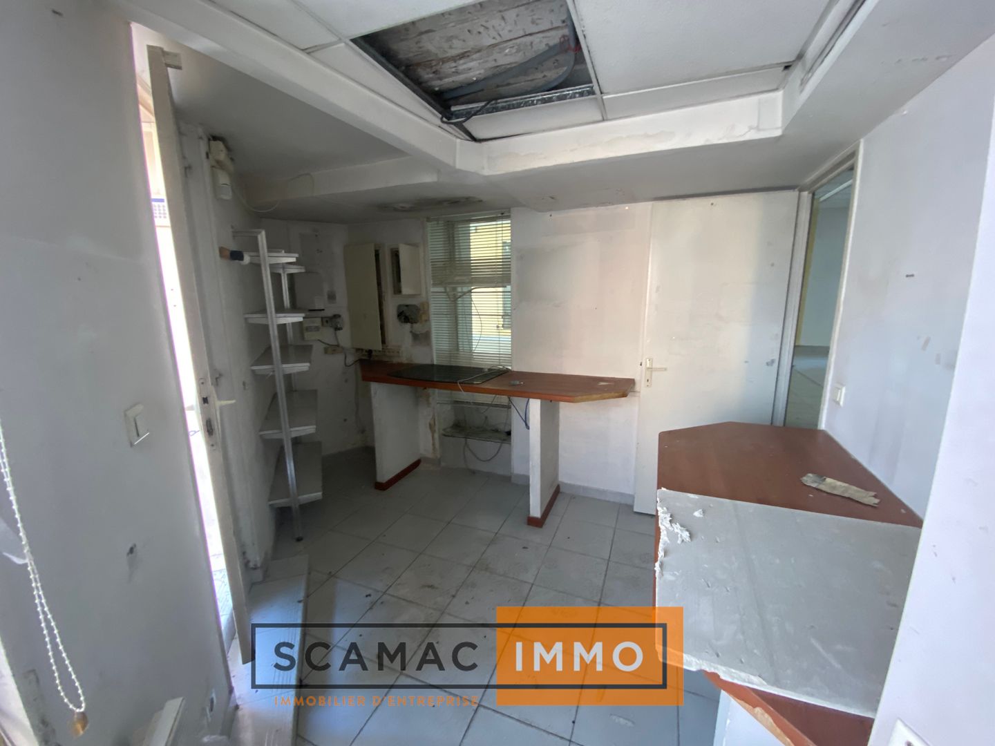 local commercial de 53m², Roquefort-la-Bédoule (Bouches-du-Rhône)