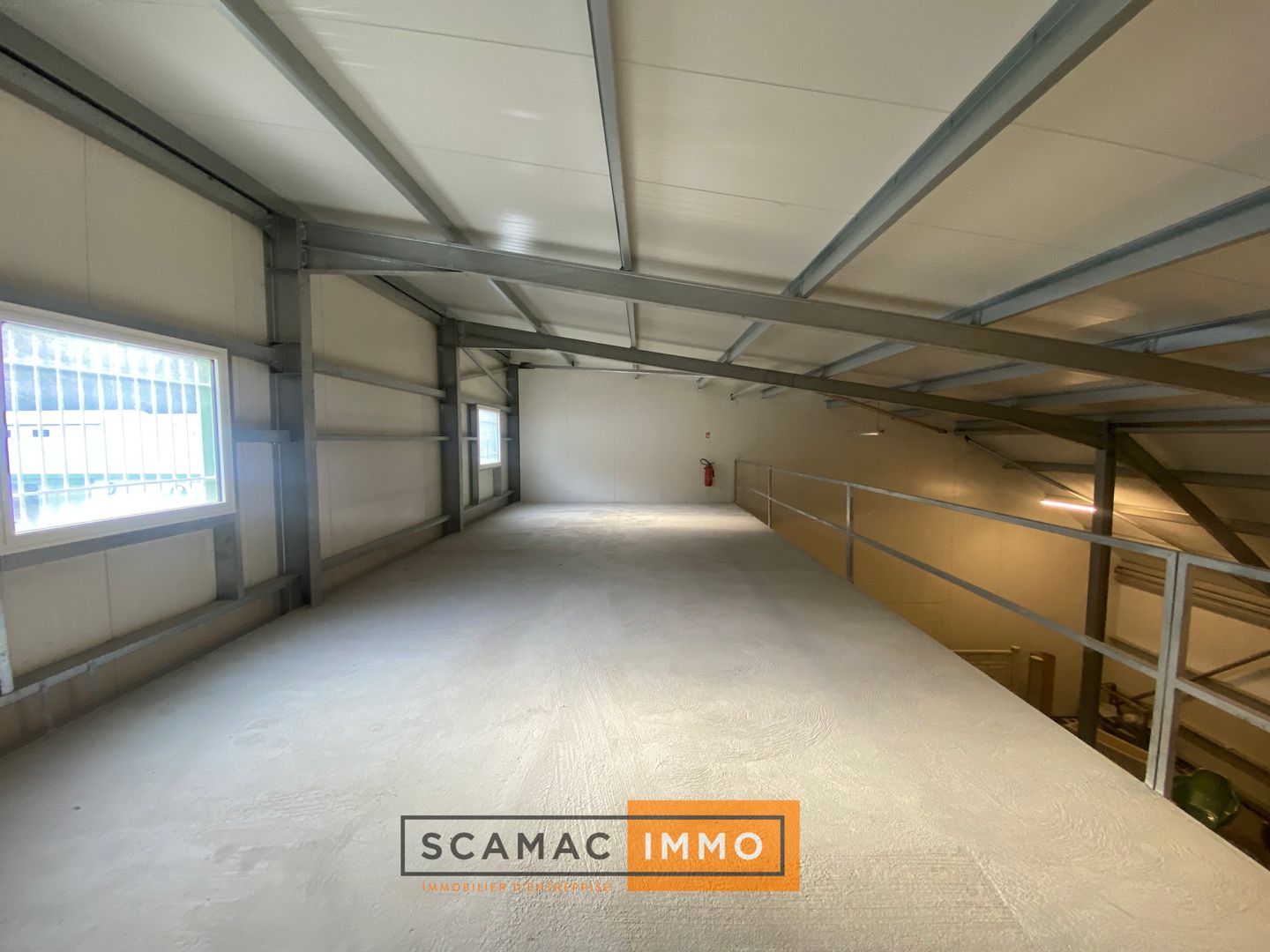 local d'activités de 278m², Gémenos (Bouches-du-Rhône)