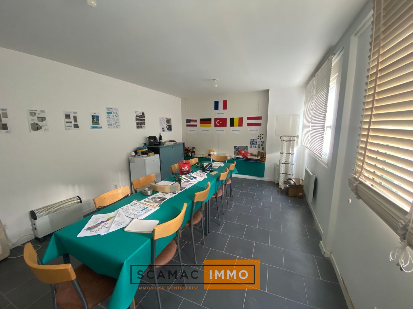 local d'activités de 278m², Gémenos (Bouches-du-Rhône)