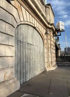 local commercial de 110m², Paris 16 (Paris)
