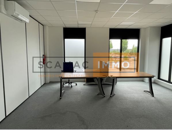 entrepôt de 2&nbsp;925m², Collégien (Seine-et-Marne)