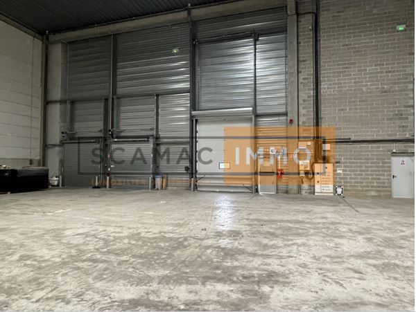 entrepôt de 2&nbsp;925m², Collégien (Seine-et-Marne)