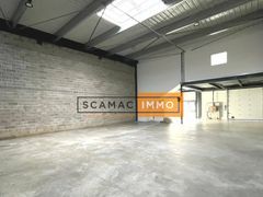 local d'activités de 354m², Les Mureaux (Yvelines)