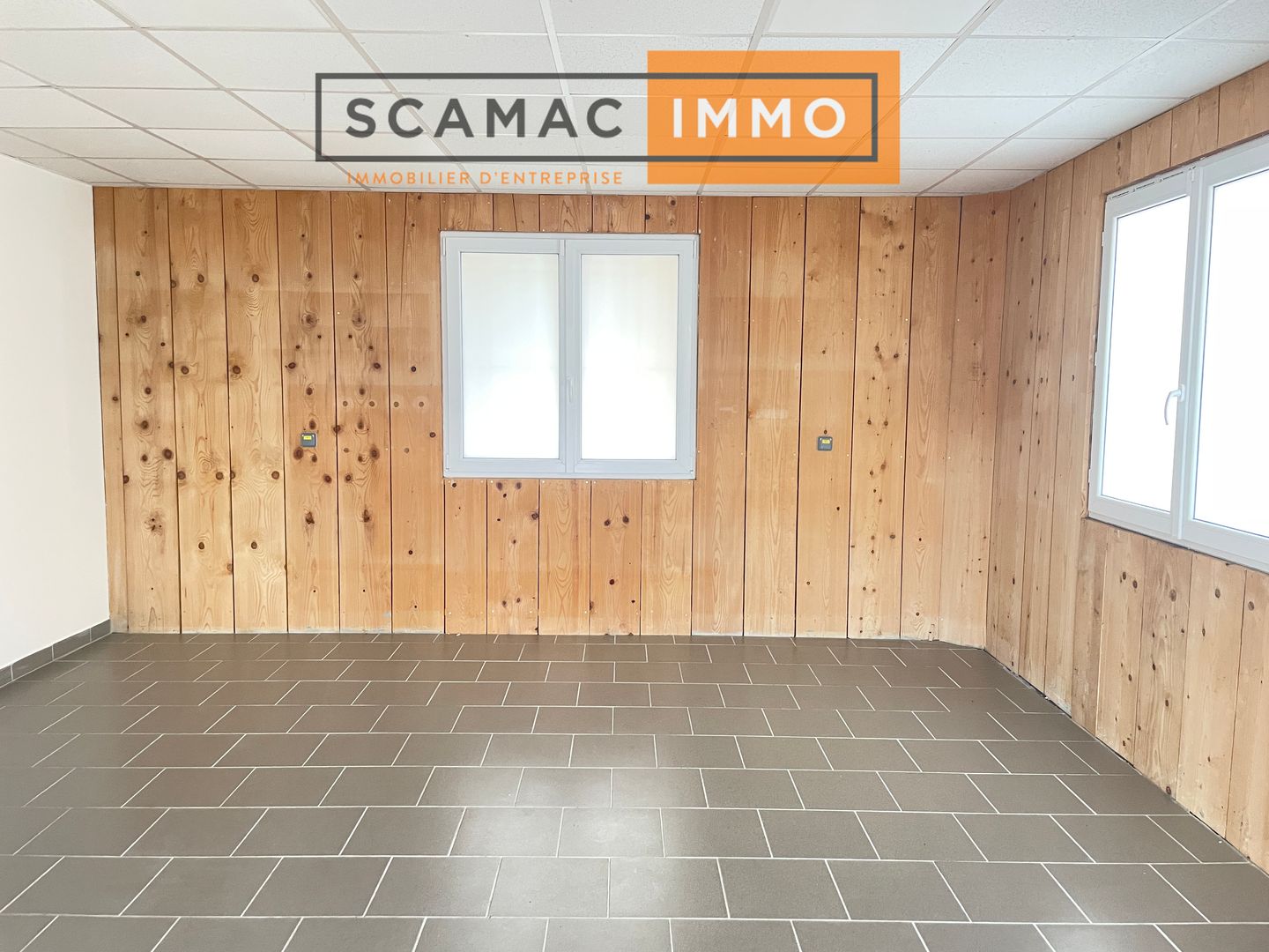 locaux mixtes de 220m², Saint-Michel-sur-Orge (Essonne)