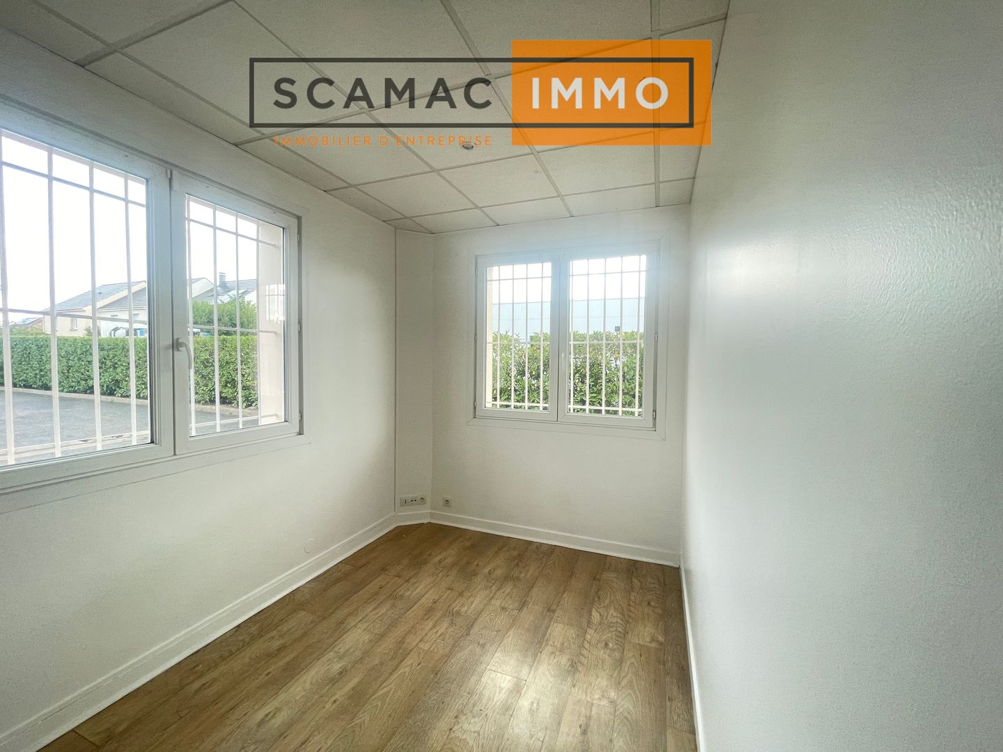 locaux mixtes de 220m², Saint-Michel-sur-Orge (Essonne)