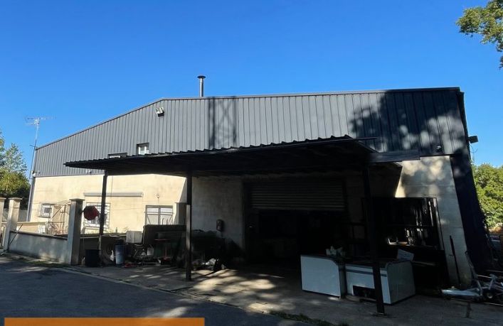 entrepôt de 950m², Breuillet (Essonne)