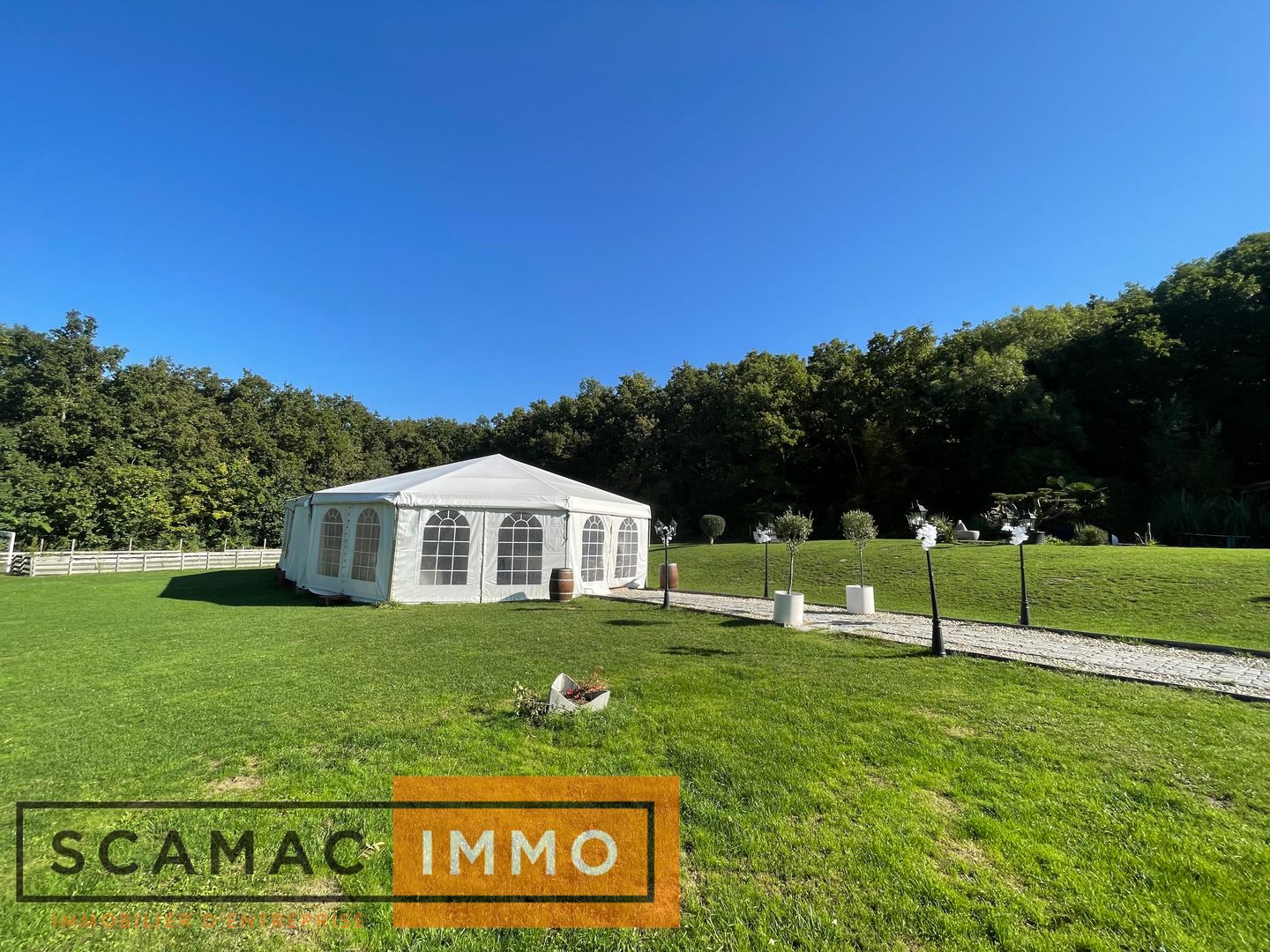 entrepôt de 950m², Breuillet (Essonne)