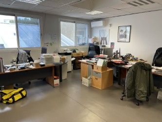 entrepôt de 1&nbsp;400m², Noisy-le-Sec (Seine-Saint-Denis)