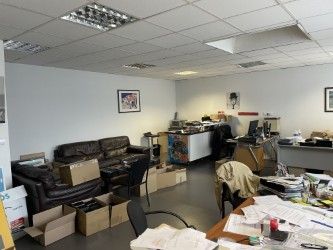 entrepôt de 1&nbsp;400m², Noisy-le-Sec (Seine-Saint-Denis)