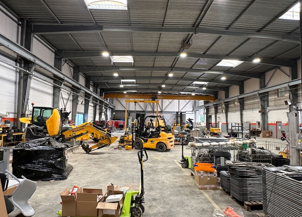 local d'activités de 3 825m², Roissy-en-France (Val-d'Oise)