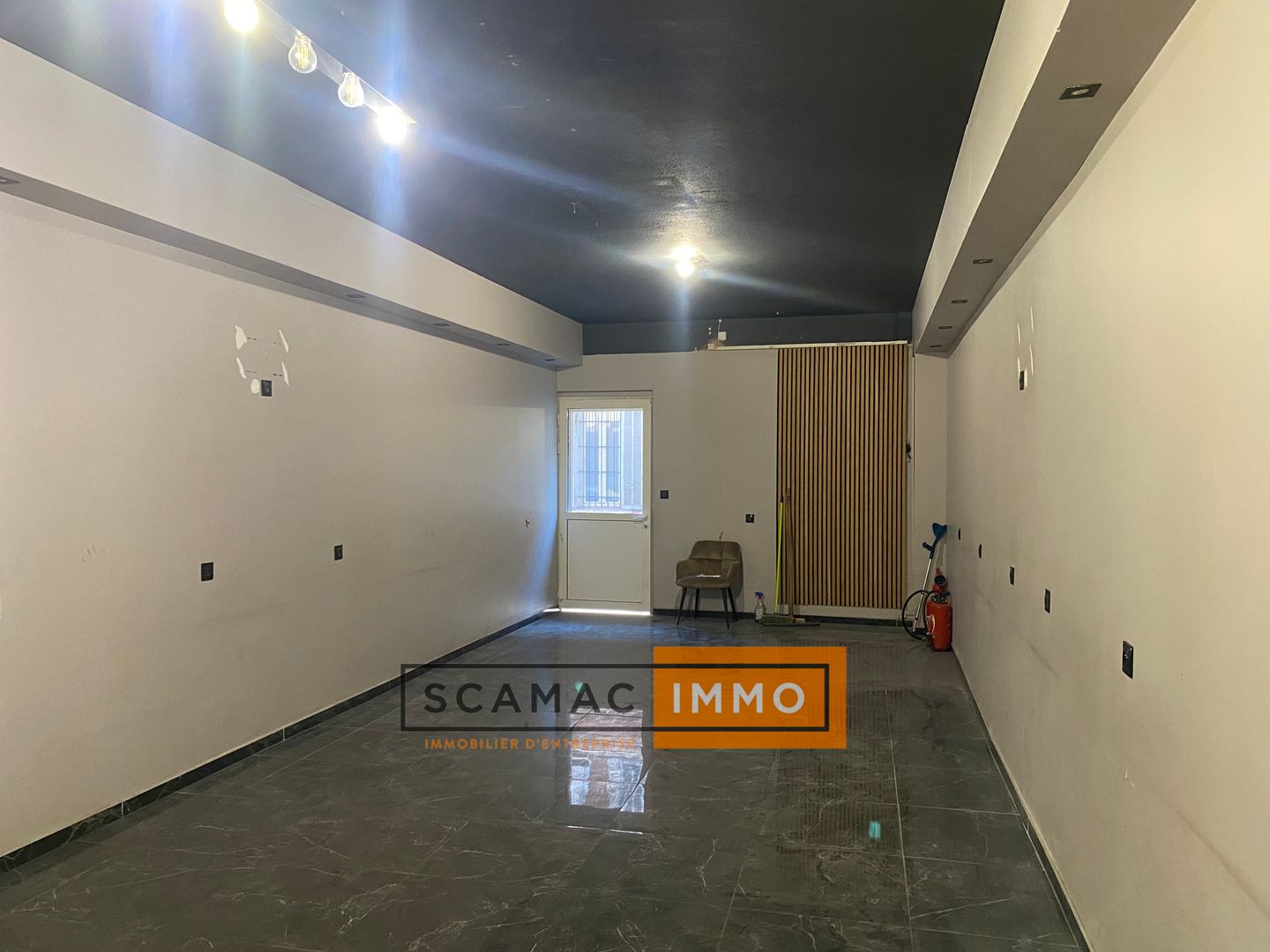 local commercial de 82m², Marseille 16 (Bouches-du-Rhône)