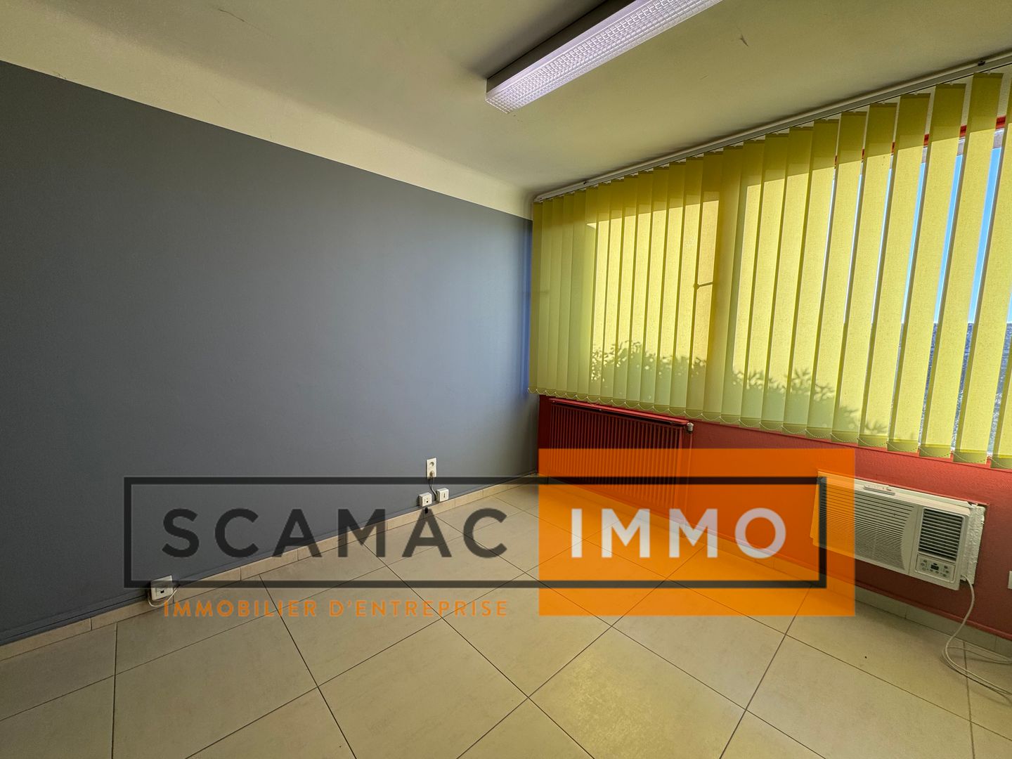 bureau de 325m², Vitrolles (Bouches-du-Rhône)