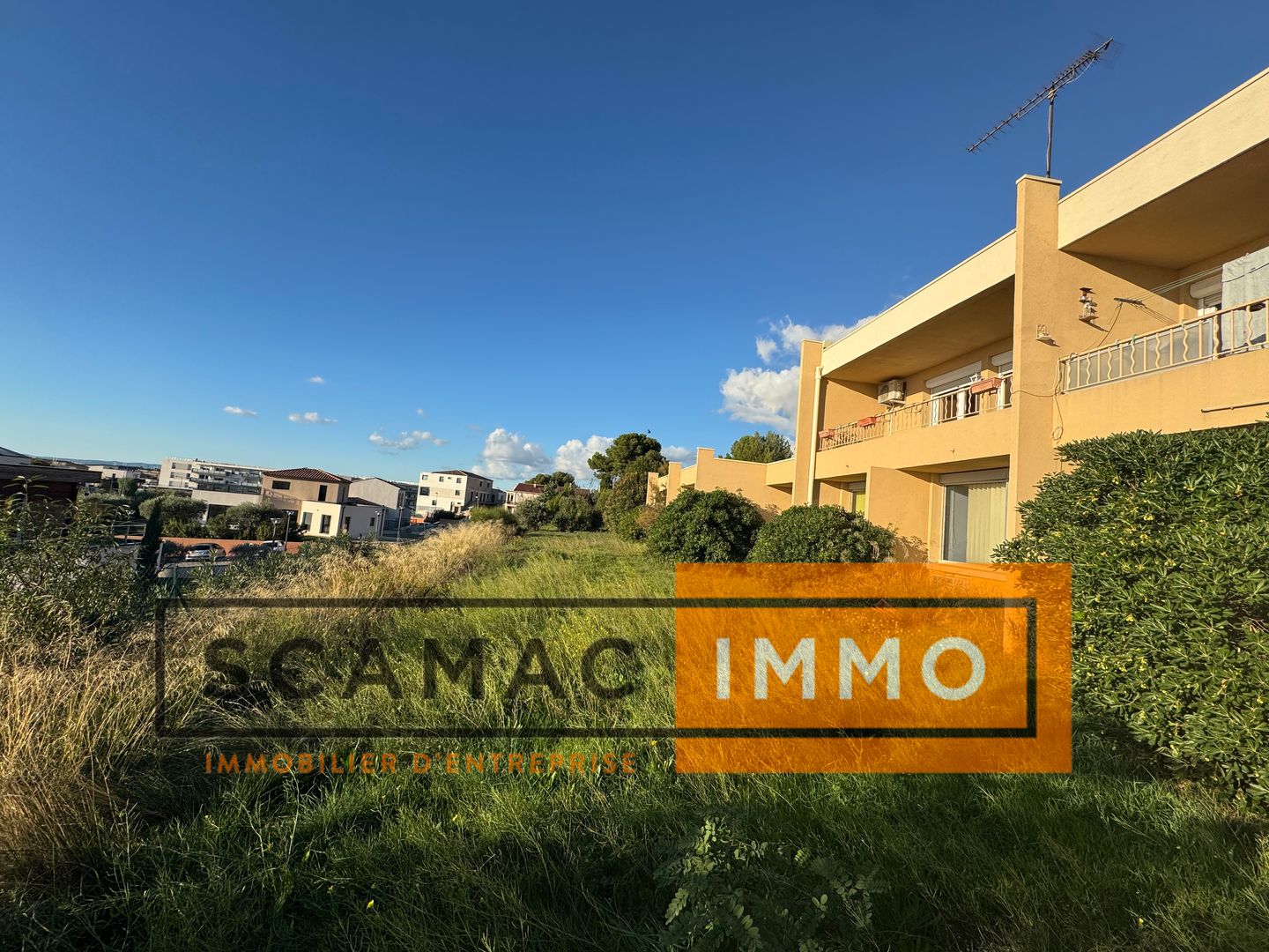 bureau de 325m², Vitrolles (Bouches-du-Rhône)