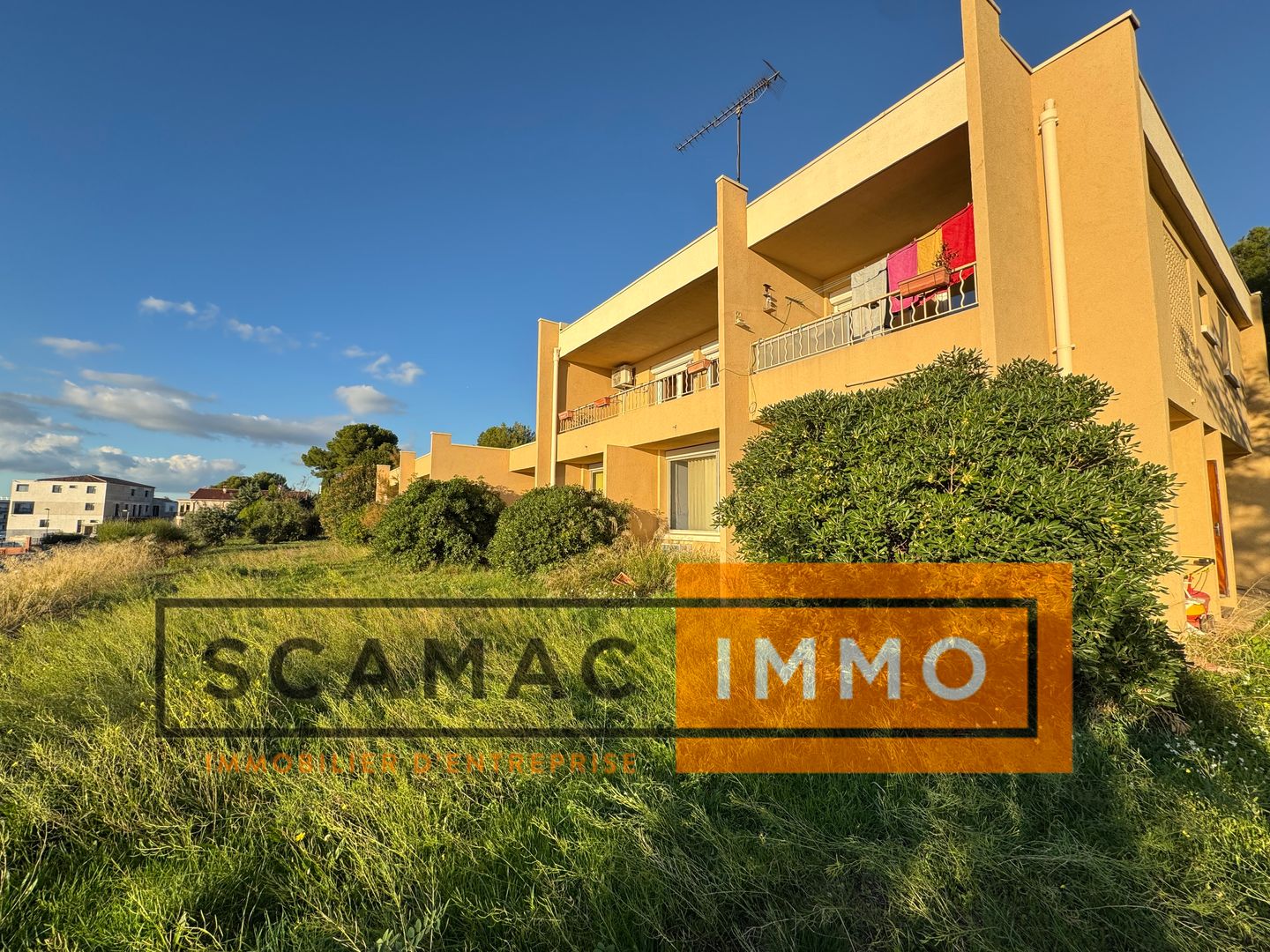 bureau de 325m², Vitrolles (Bouches-du-Rhône)