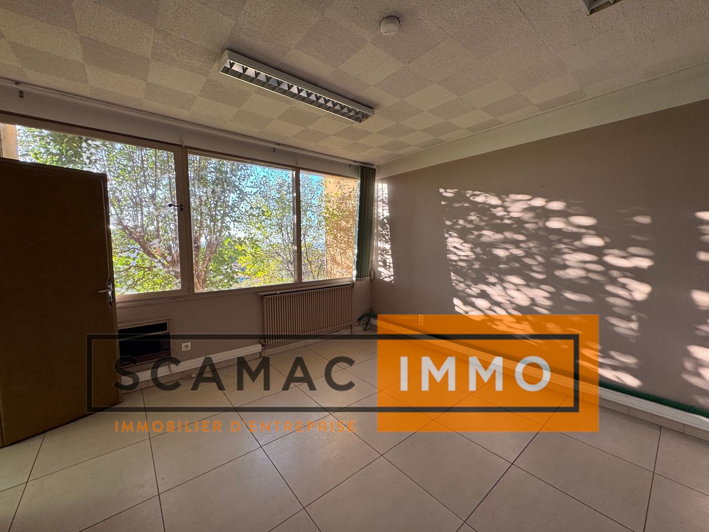 terrain de 325m², Vitrolles (Bouches-du-Rhône)