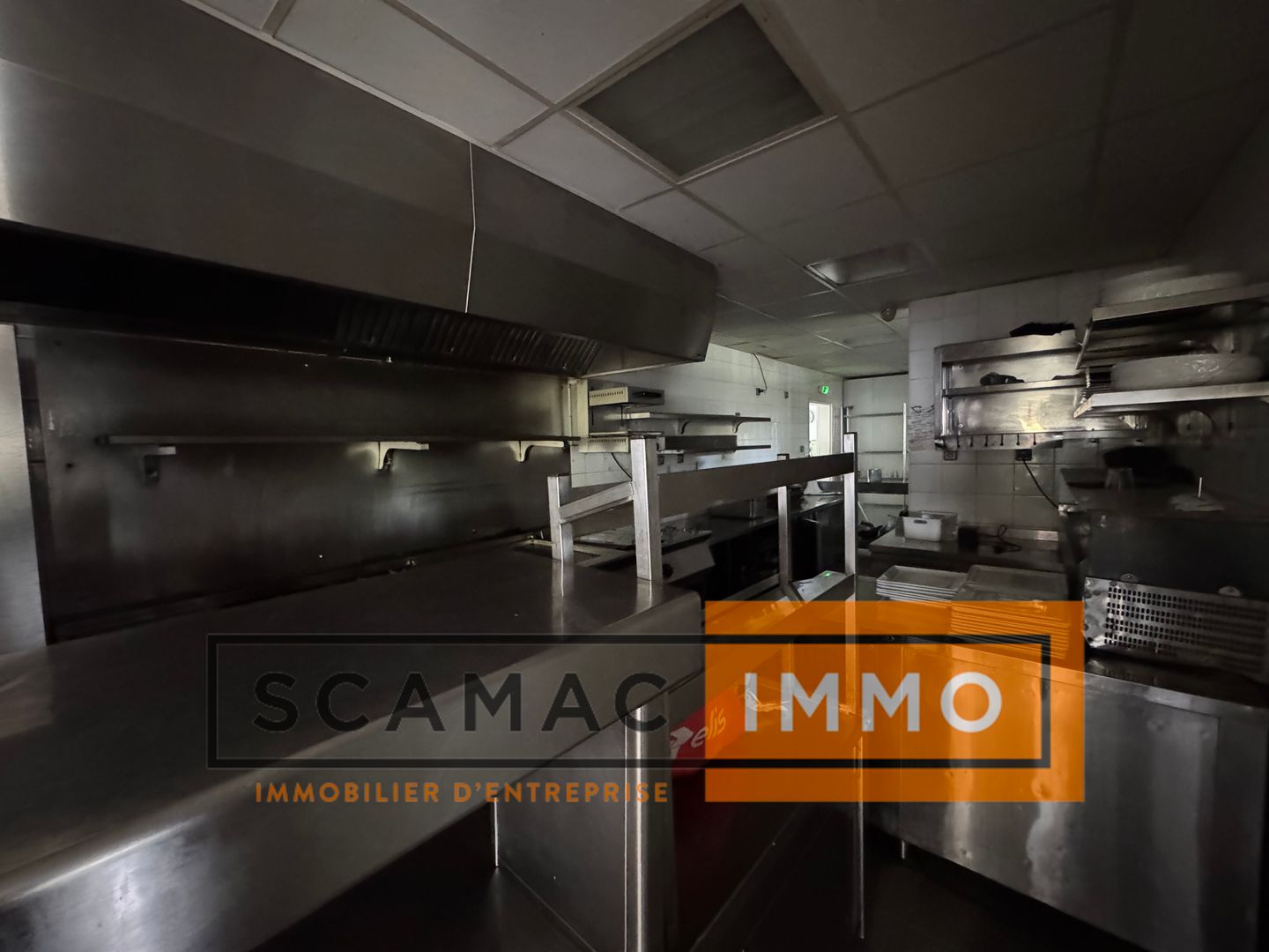 local commercial de 400m², Aix-en-Provence (Bouches-du-Rhône)