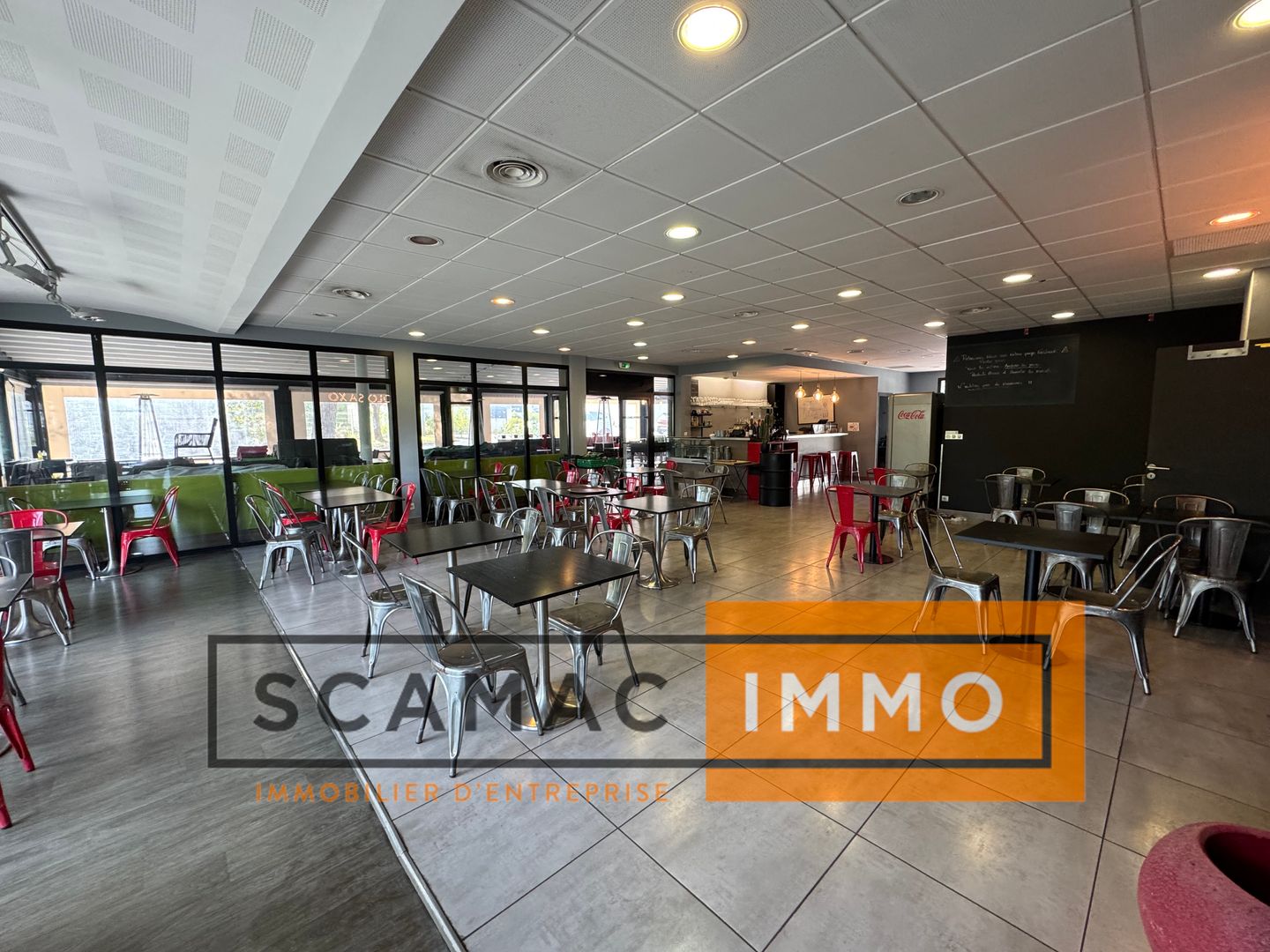 local commercial de 400m², Aix-en-Provence (Bouches-du-Rhône)