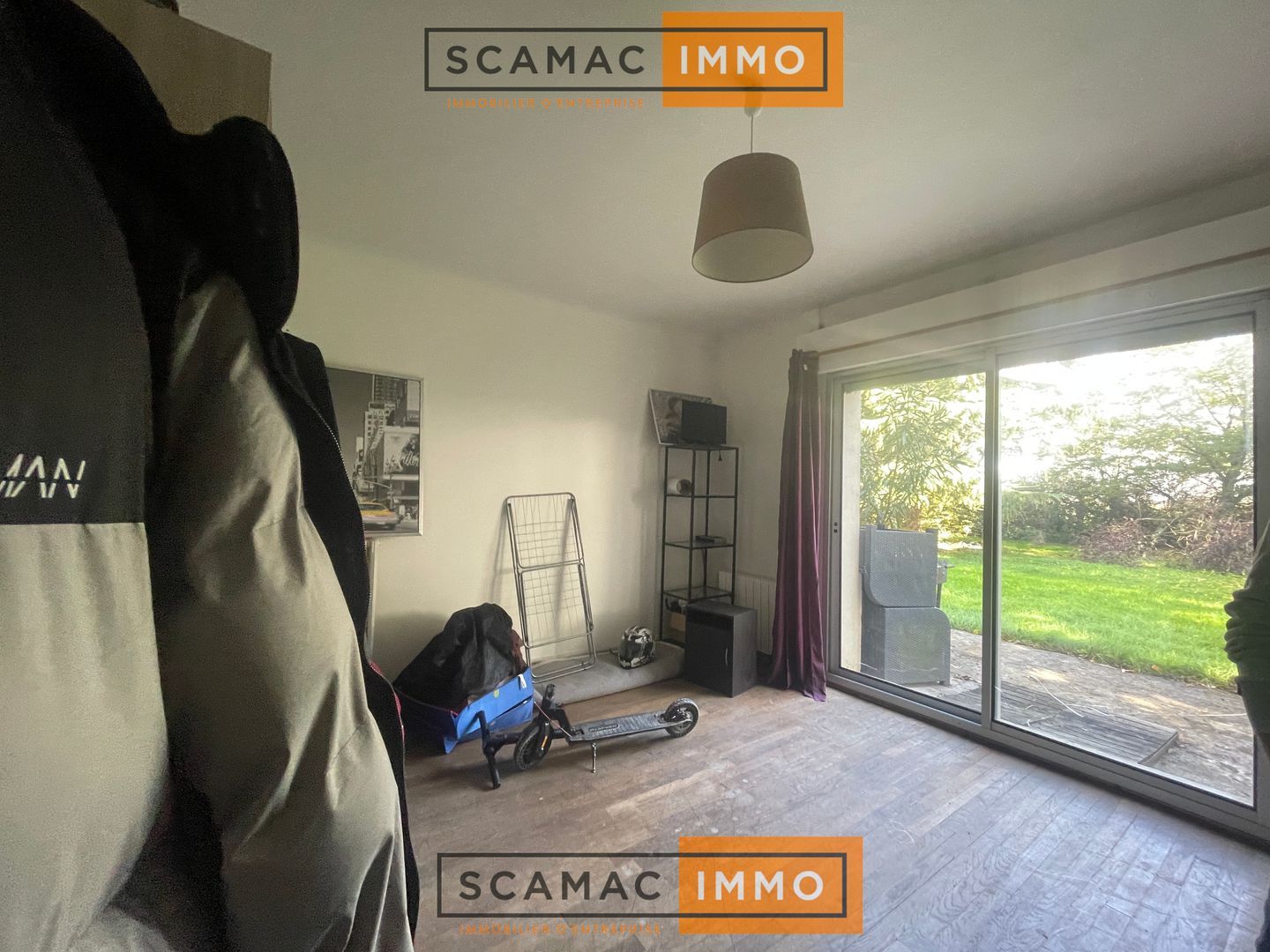 locaux mixtes de 80m², Angerville (Essonne)