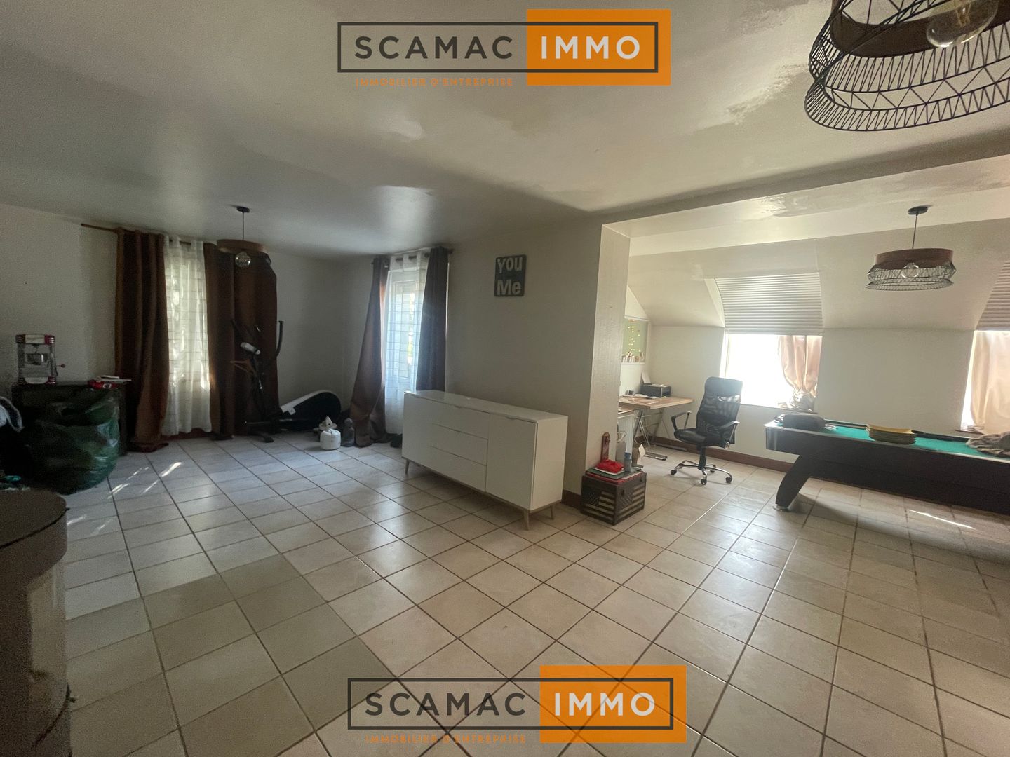 locaux mixtes de 80m², Angerville (Essonne)