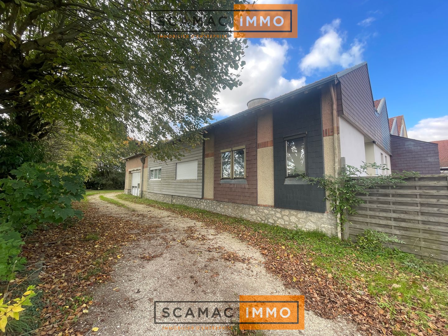 locaux mixtes de 80m², Angerville (Essonne)