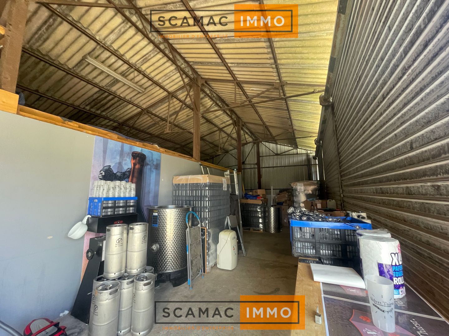 locaux mixtes de 1&nbsp;888m², Outarville (Loiret)