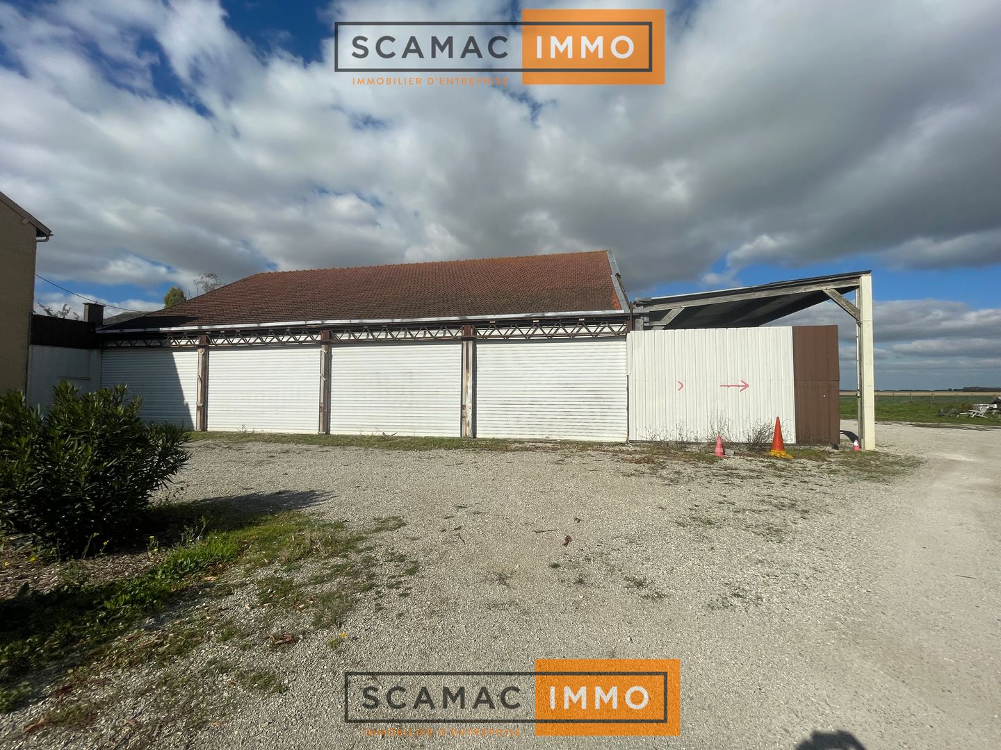 locaux mixtes de 1&nbsp;888m², Outarville (Loiret)