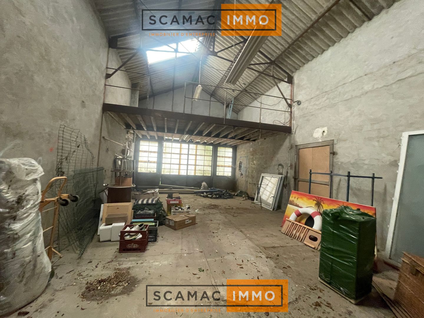 locaux mixtes de 1&nbsp;888m², Outarville (Loiret)