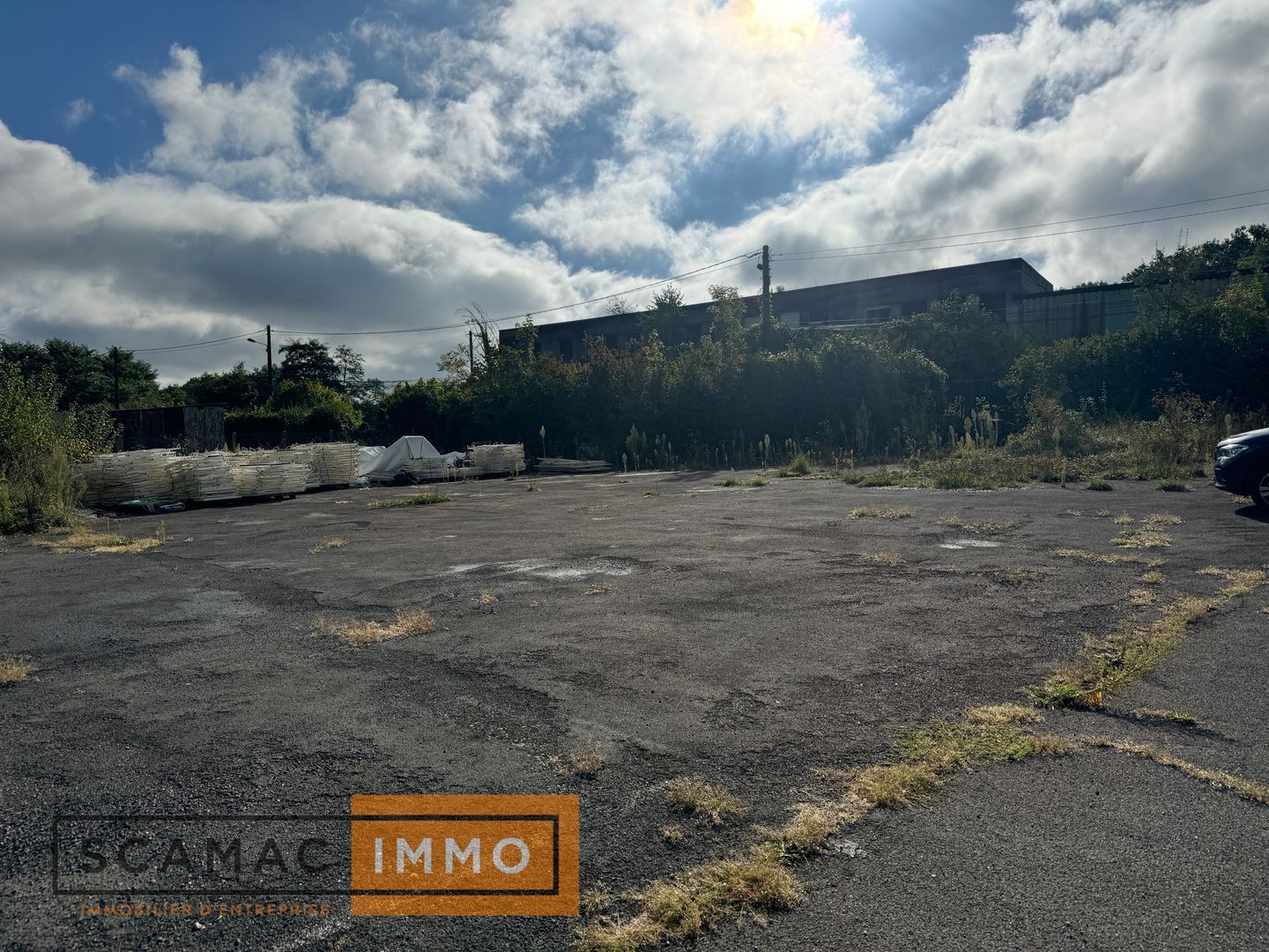 entrepôt de 1 597m², Dammarie-les-Lys (Seine-et-Marne)