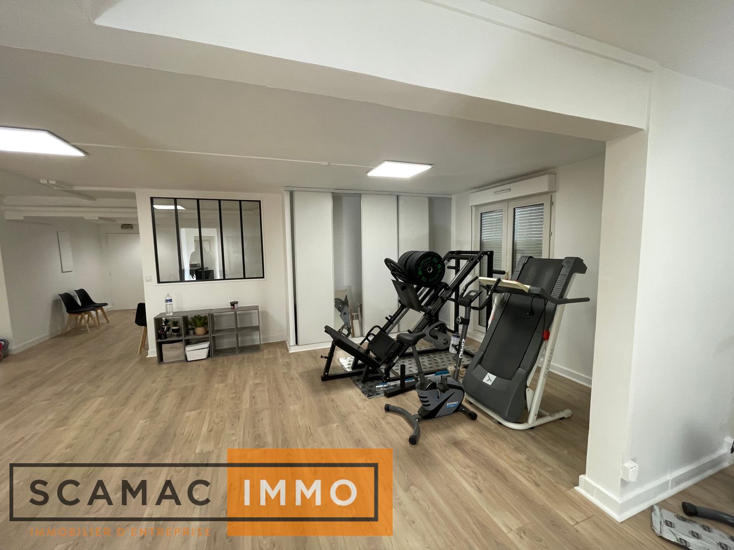 bureau de 152m², Melun (Seine-et-Marne)